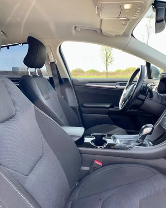 Ford Mondeo cena 51900 przebieg: 257000, rok produkcji 2015 z Warszawa małe 742